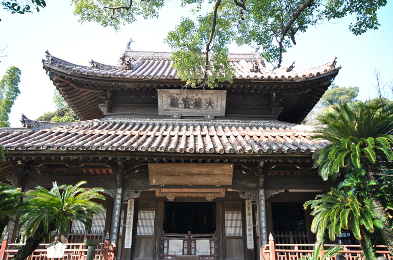 聖福寺の大雄宝殿は、老朽化により倒壊が危惧され、修復のための募金が行われている。